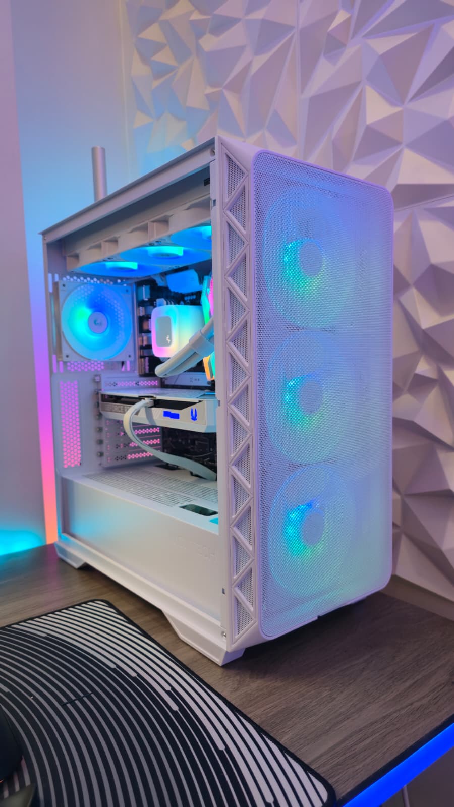 CPU: AMD Ryzen 7 7700